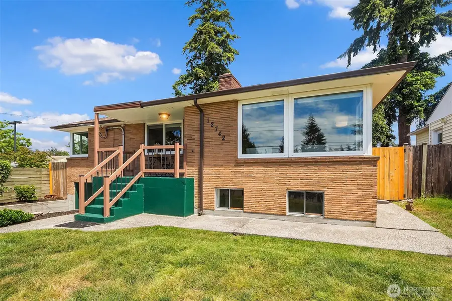 12742 Palatine Avenue N, Seattle, WA 98133 - #2