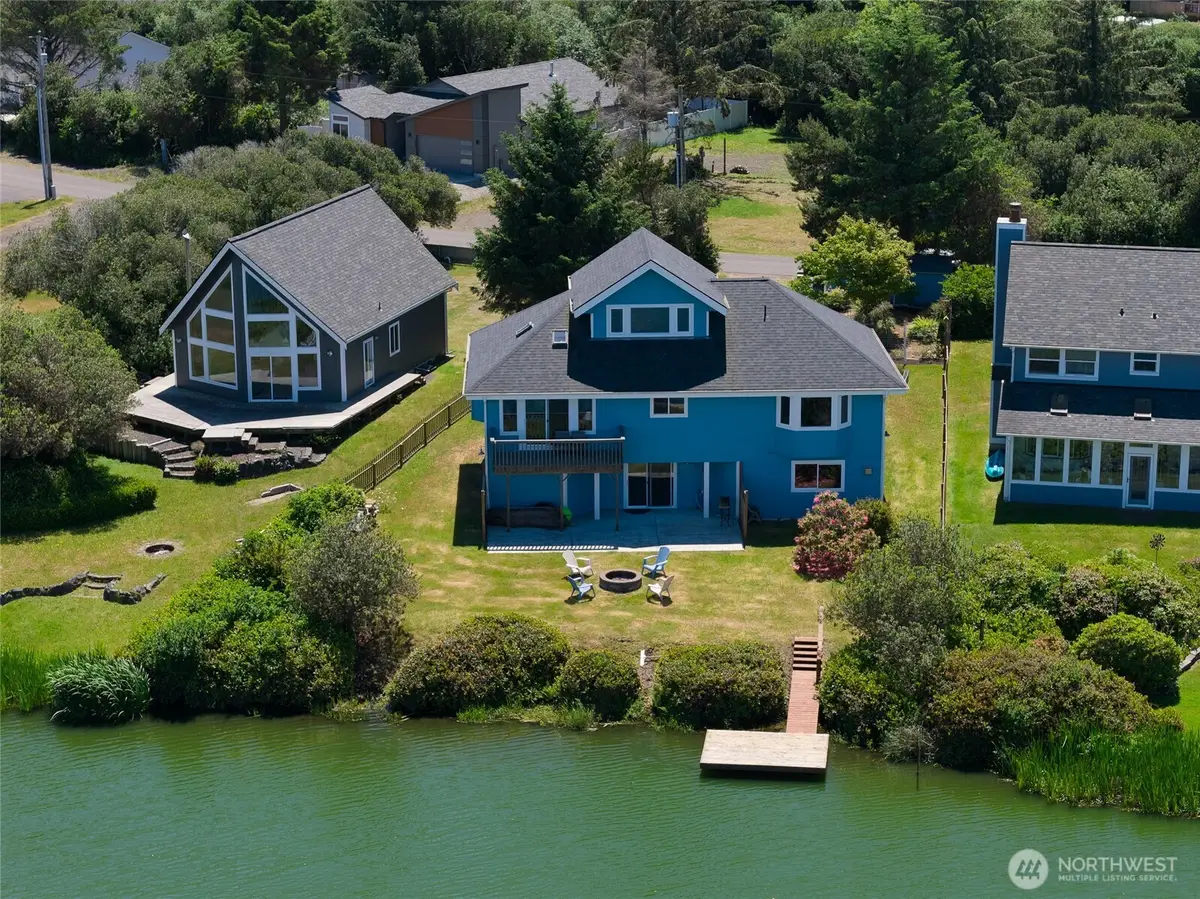 142 Sea Breeze Se, Ocean Shores, WA 98569 - #1