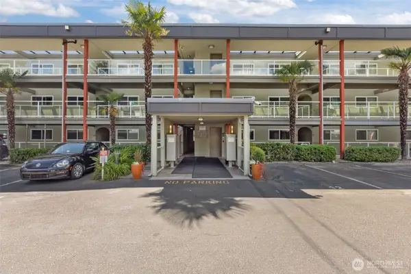 701 122nd Avenue Ne #205, Bellevue, WA 98005