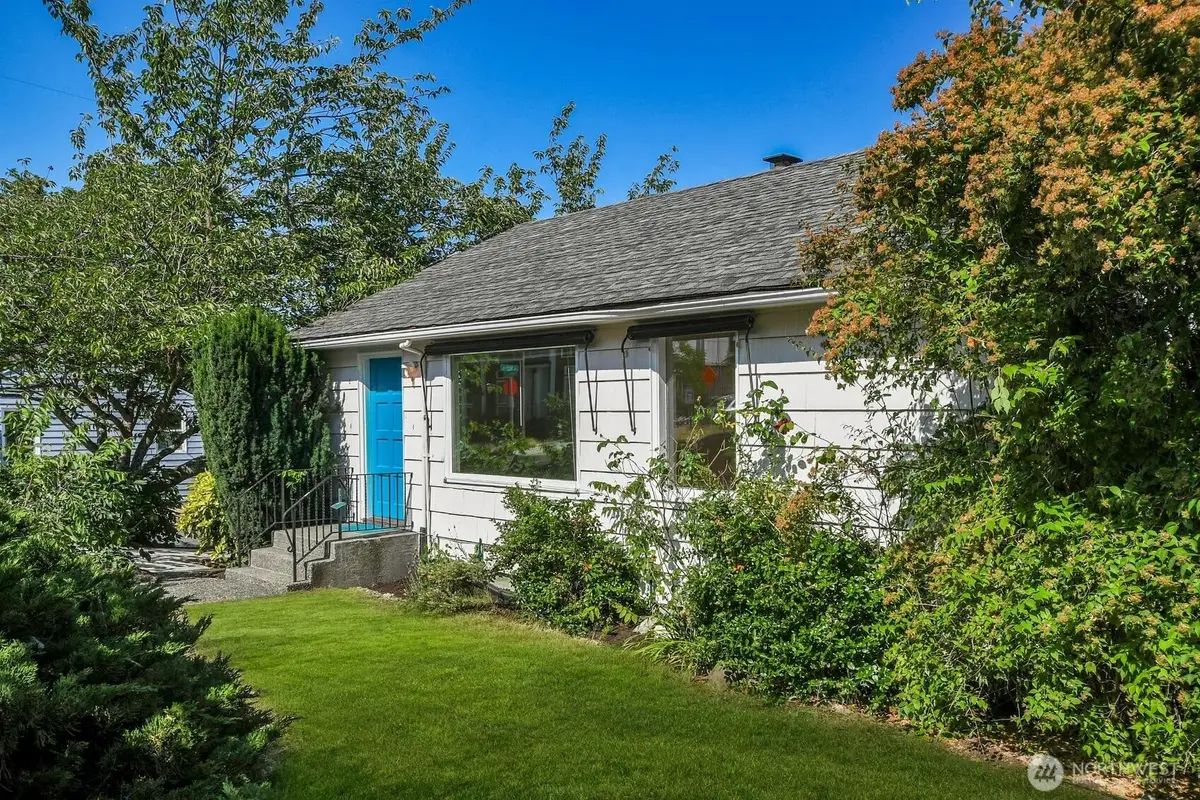 9118 Linden Avenue N, Seattle, WA 98103 - #1