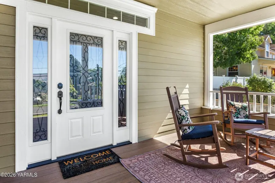 3705 W Chestnut Avenue, Yakima, WA 98902 - #2