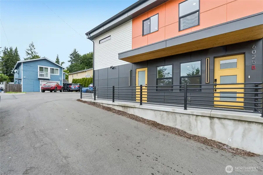 6025 47th Avenue S #B, Seattle, WA 98118 - #3