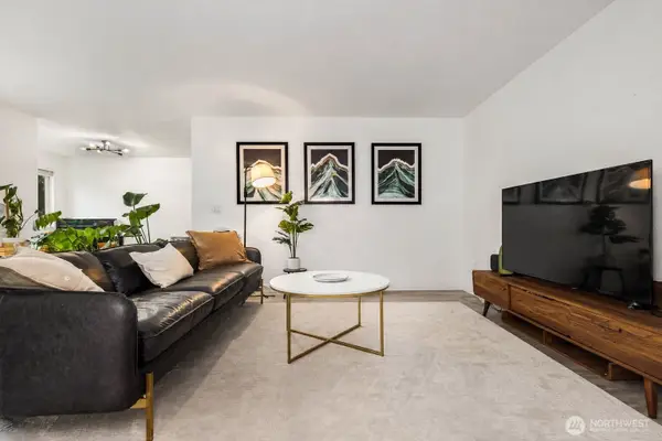 8747 Phinney Avenue N #7, Seattle, WA 98103