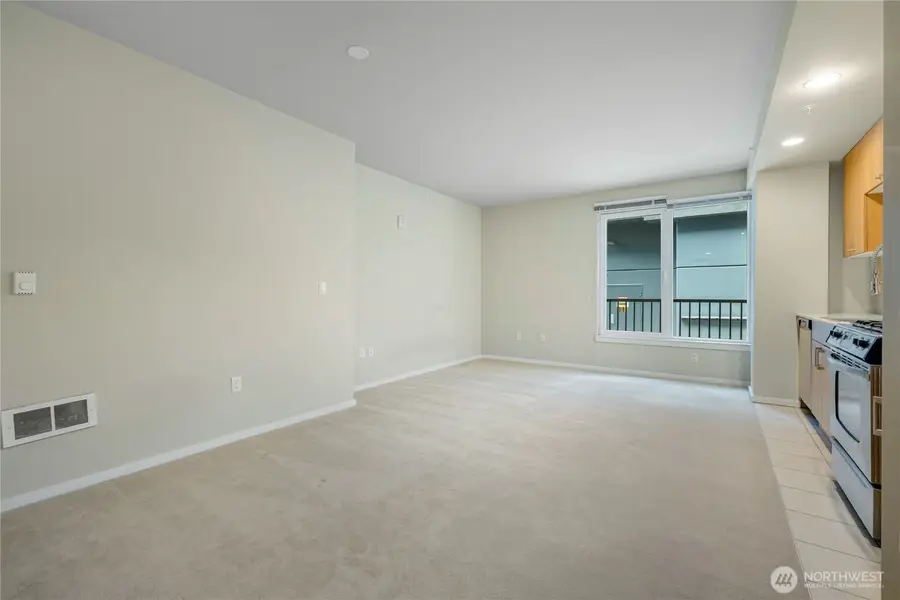 81 Clay Street #326, Seattle, WA 98121 - #3