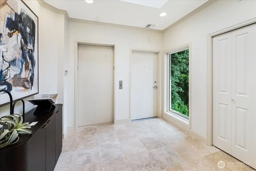 1338 Alki Avenue Sw #500, Seattle, WA 98116 - #2
