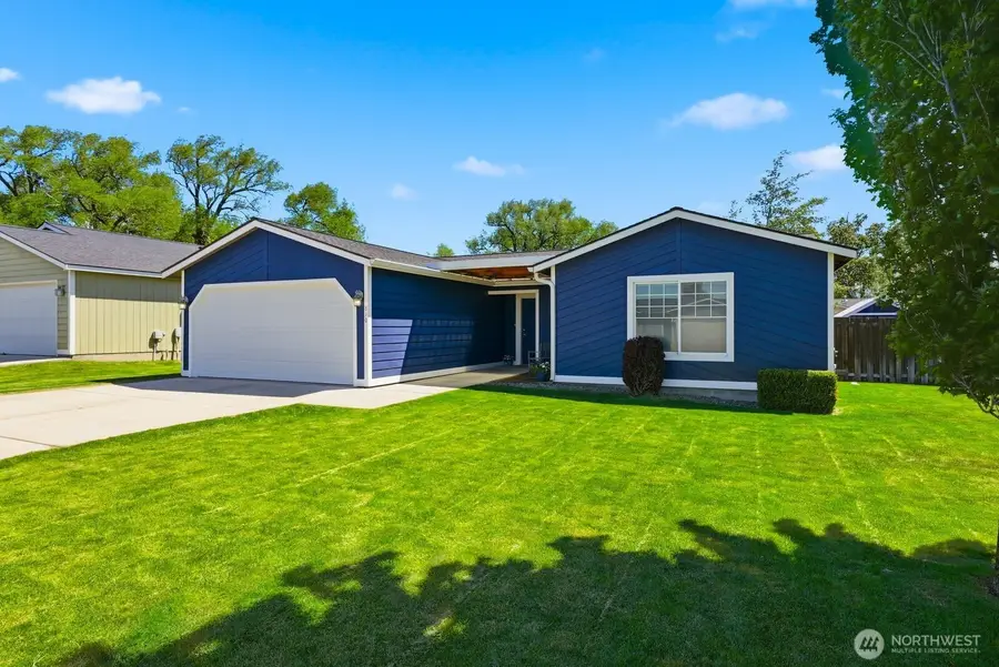 810 N Spokane Street, Kittitas, WA 98934 - #3