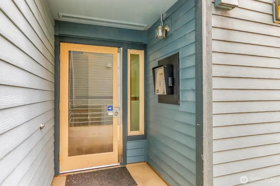 4425 Greenwood Avenue N #105, Seattle, WA 98103 - #3