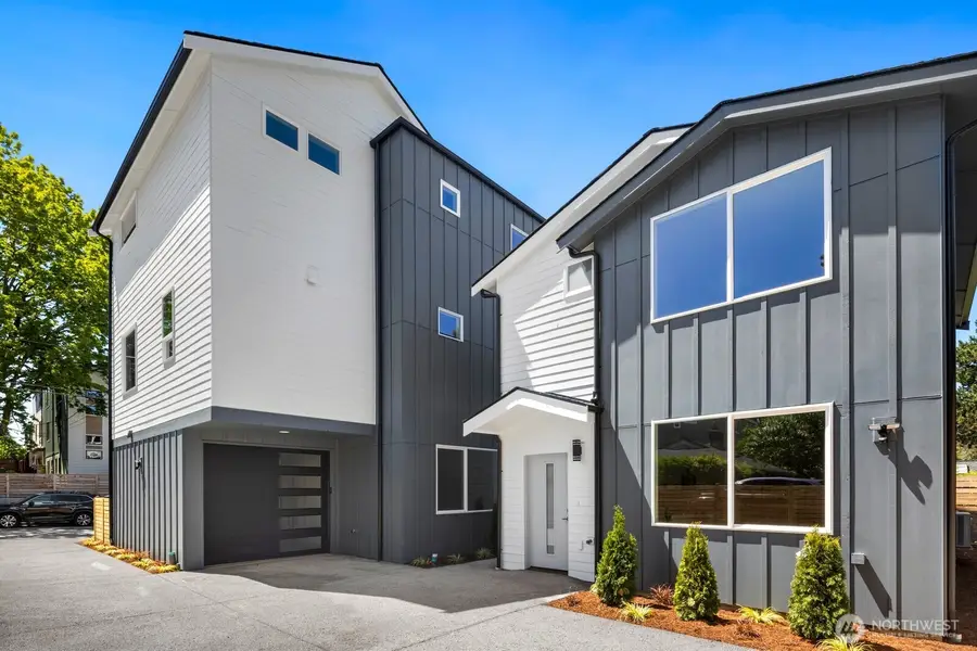 334 NE 90th Street, Seattle, WA 98115 - #3