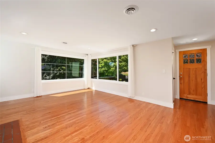 3216 24th Avenue W, Seattle, WA 98199 - #2
