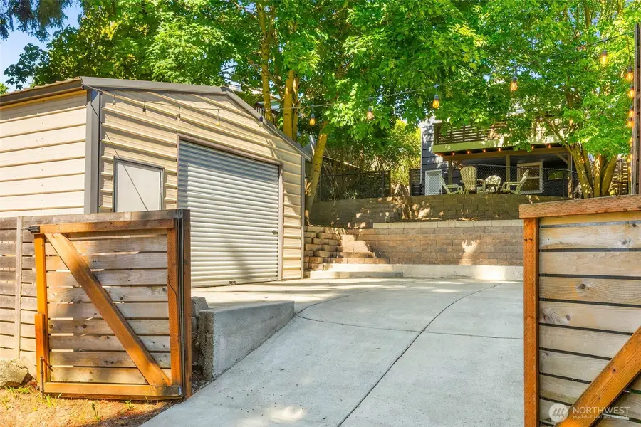 10025 Ashworth Avenue N, Seattle, WA 98133 - #2