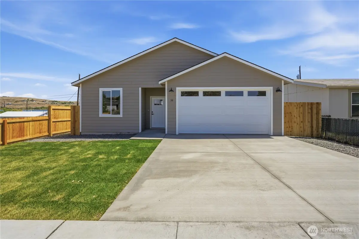 38 N Ginkgo Street, Soap Lake, WA 98851 - #1