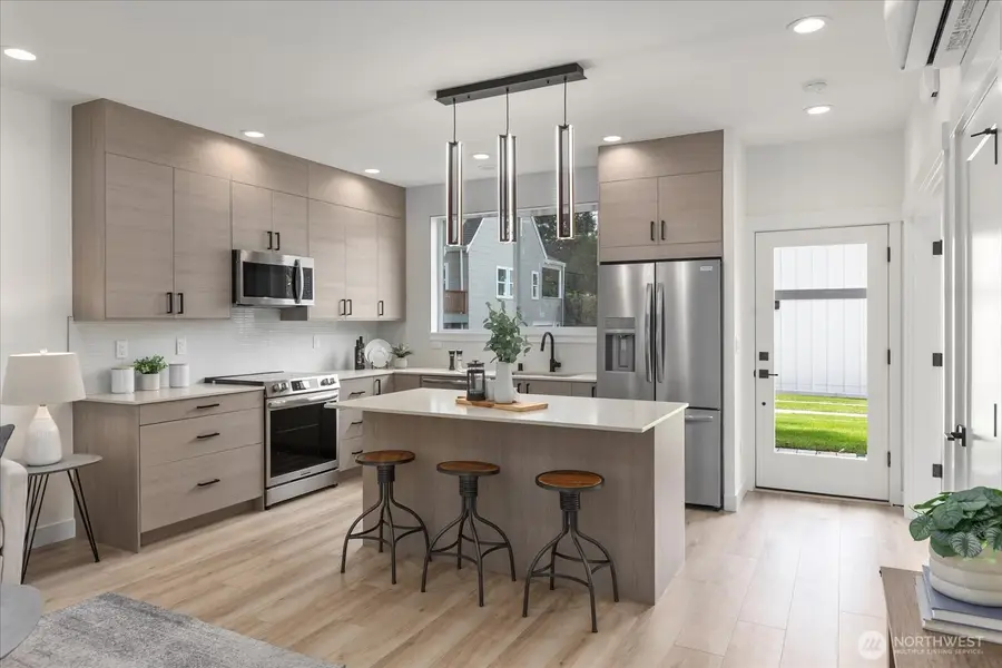 10330 Ashworth Avenue N #B, Seattle, WA 98133 - #3