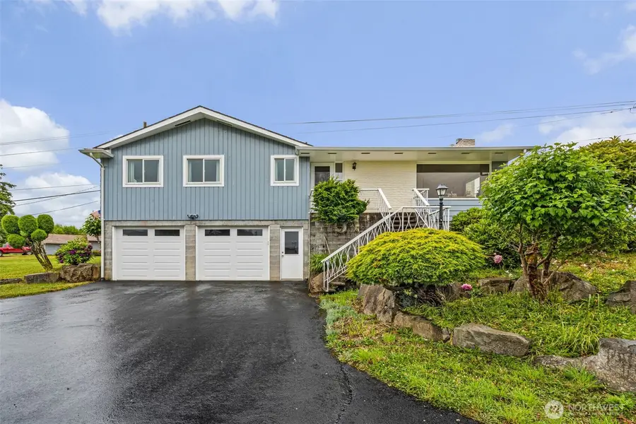 209 Harrison Street, Raymond, WA 98577 - #2