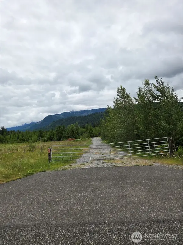 9242 Heady Road, Sumas, WA 98295