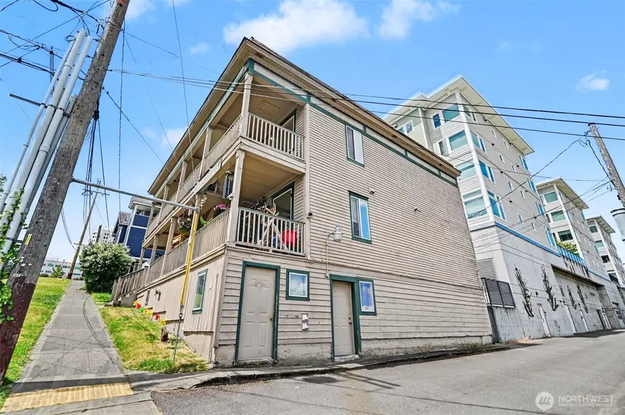 611 S 18th Street, Tacoma, WA 98405 - #3