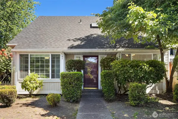 10262 NE 129th Lane, Kirkland, WA 98034