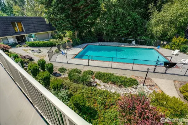 9905 NE 124 Street #704, Kirkland, WA 98034