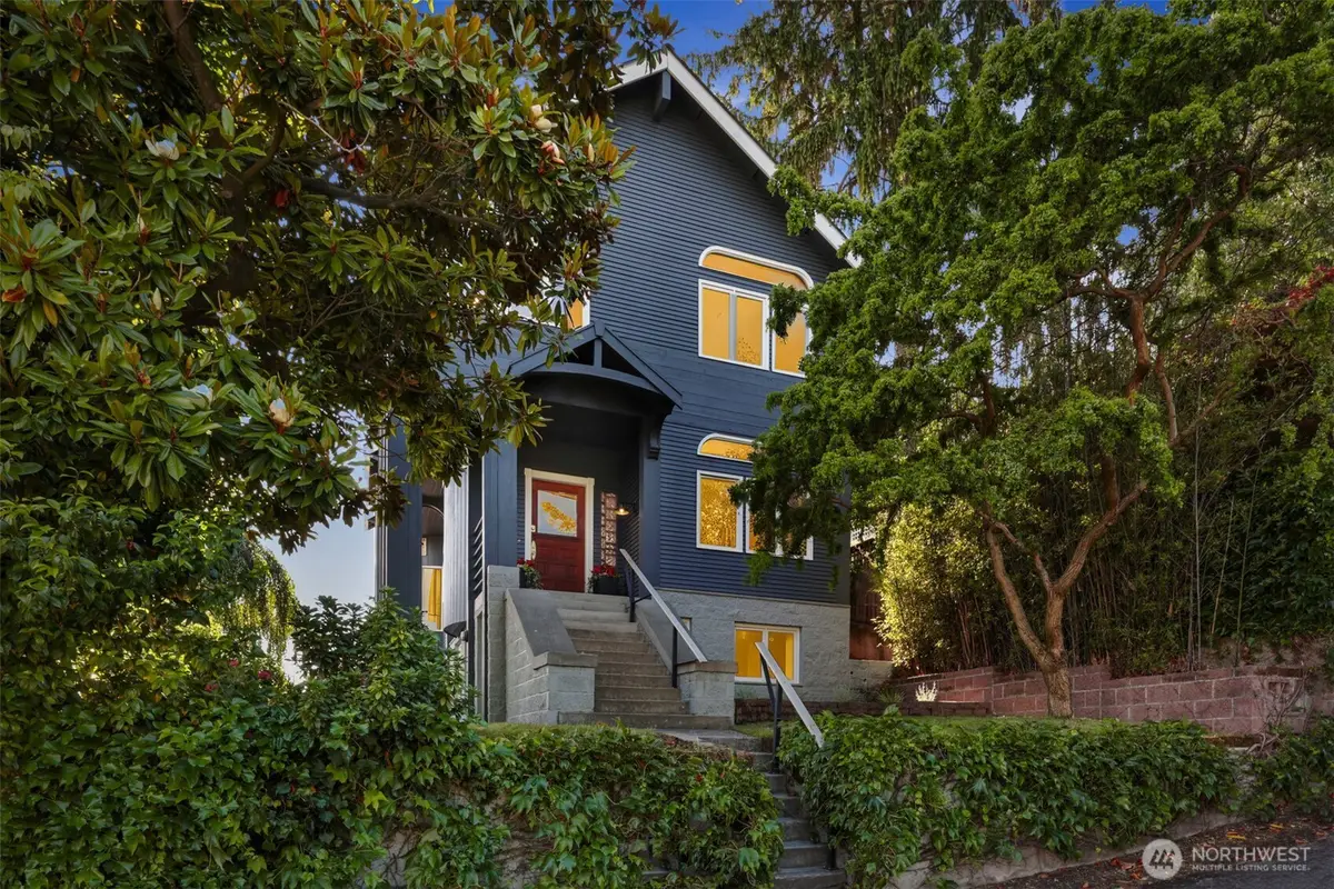 3951 Dayton Avenue N, Seattle, WA 98103 - #1
