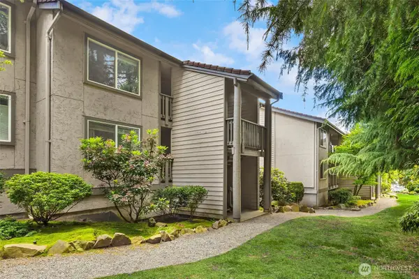 12715 NE 120th Street #C3, Kirkland, WA 98034