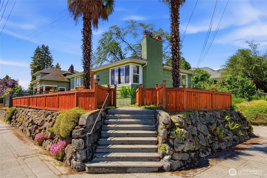 6825 Linden Avenue N, Seattle, WA 98103 - #3
