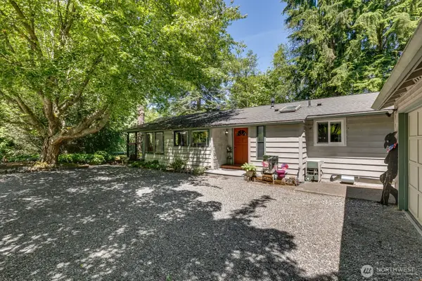 3827 212th Street Sw, Lynnwood, WA 98036