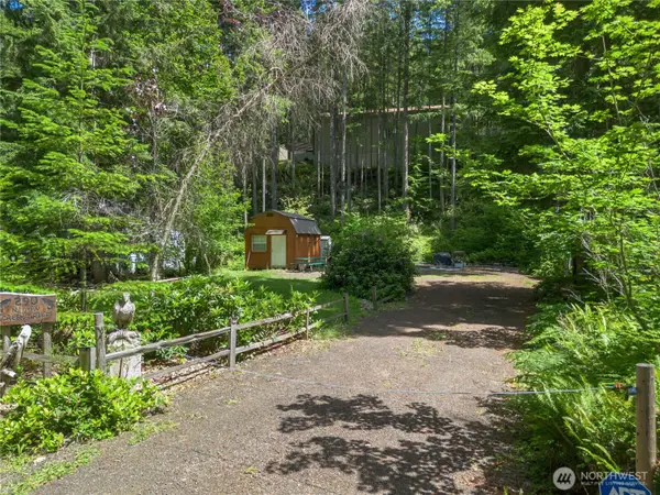 290 N Dow Creek Drive #32, Hoodsport, WA 98548
