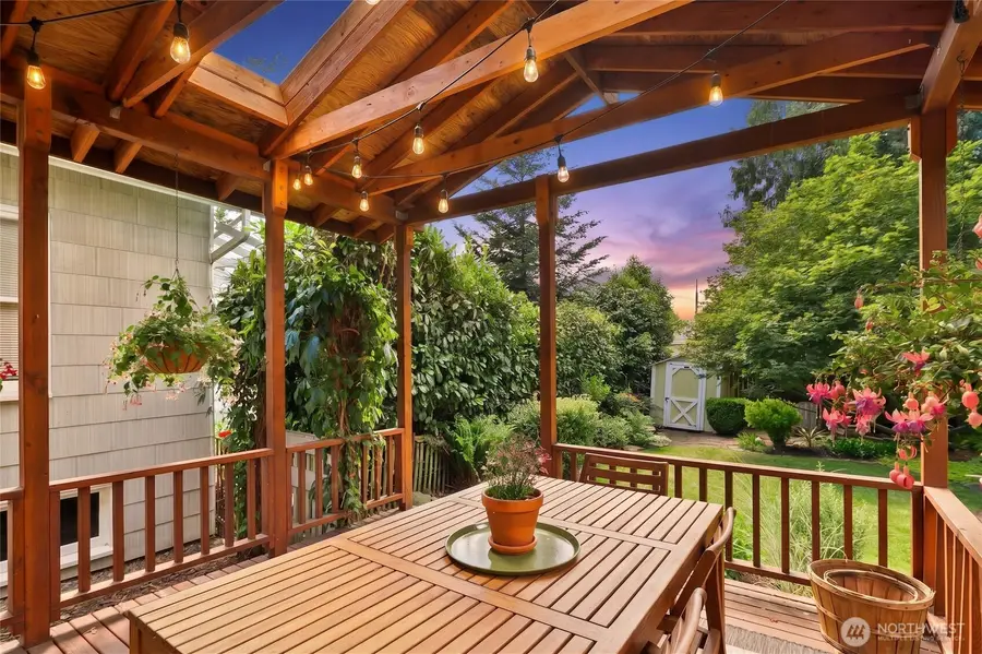 6215 27th Avenue Ne, Seattle, WA 98115 - #2