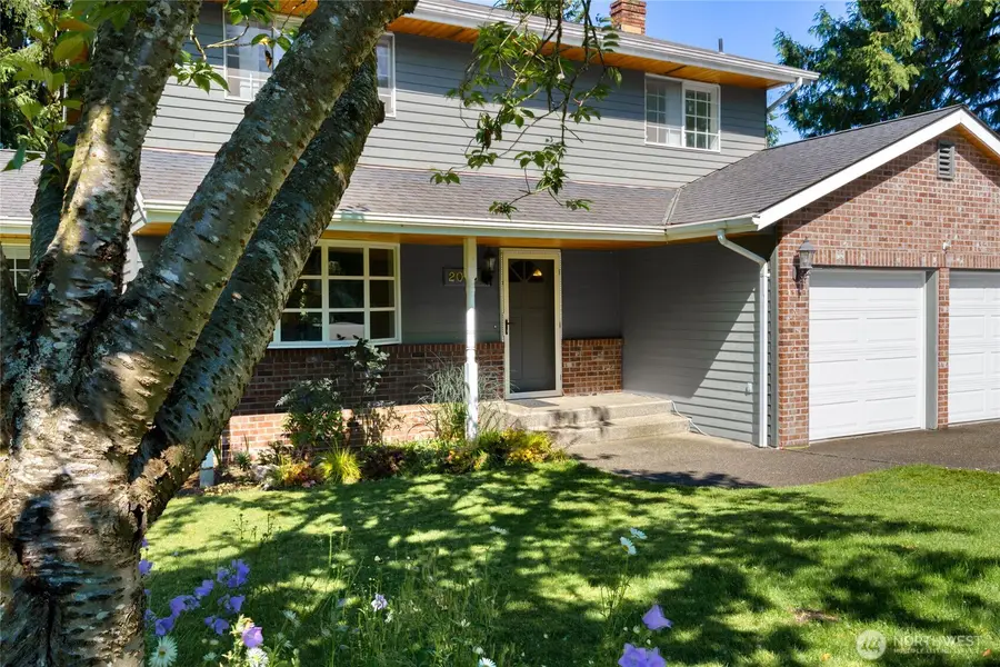 2003 Woodridge Avenue, Mount Vernon, WA 98273 - #2