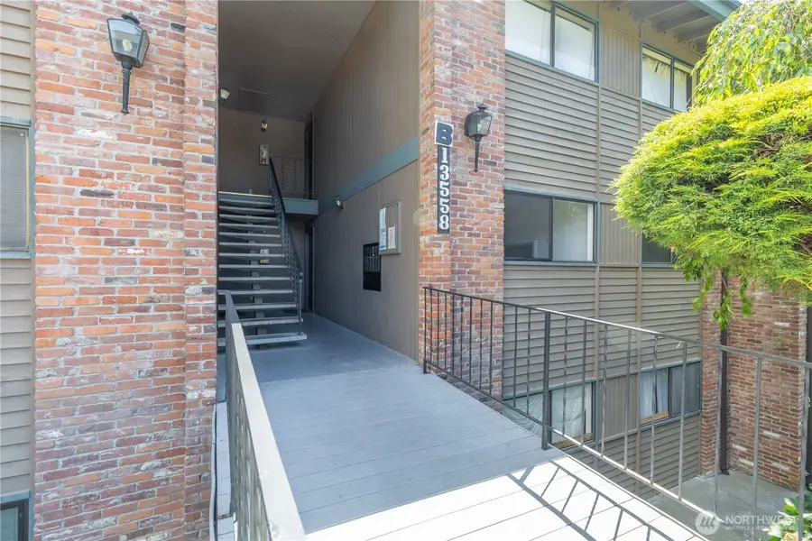13558 37th Avenue S #21, Tukwila, WA 98168 - #2