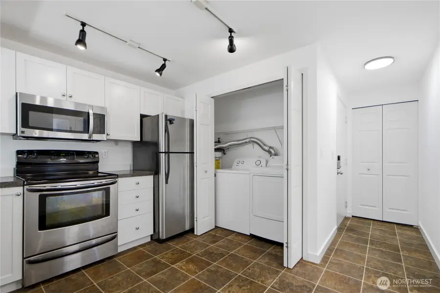 6700 Ne 182nd St #C201, Kenmore, WA 98028 - #3
