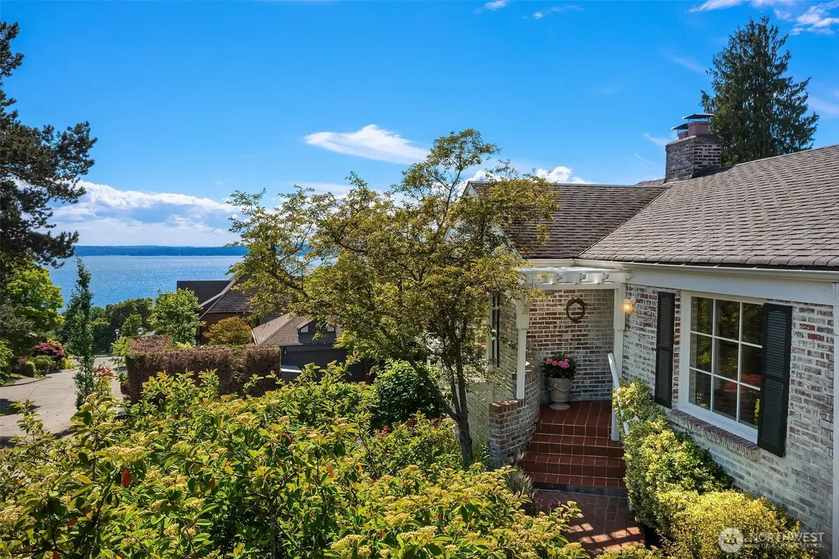 4206 W Glenmont Lane, Seattle, WA 98199 - #1