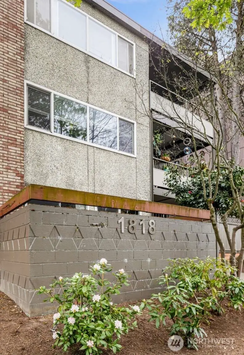 1818 Harvard Avenue, Seattle, WA 98122 - #2
