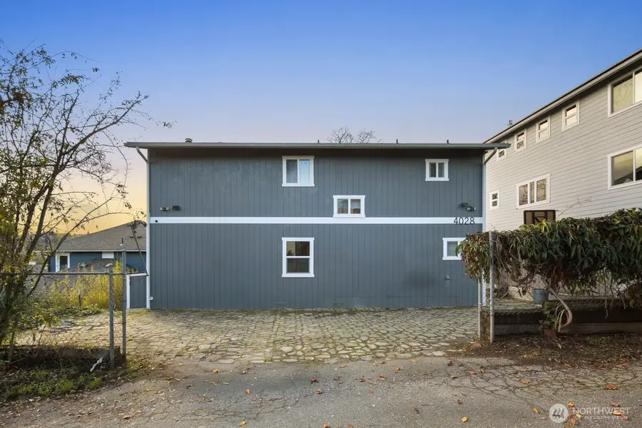 4028 38th Avenue S, Seattle, WA 98118 - #3