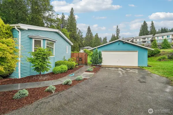 215 105th Avenue E, Edgewood, WA 98372