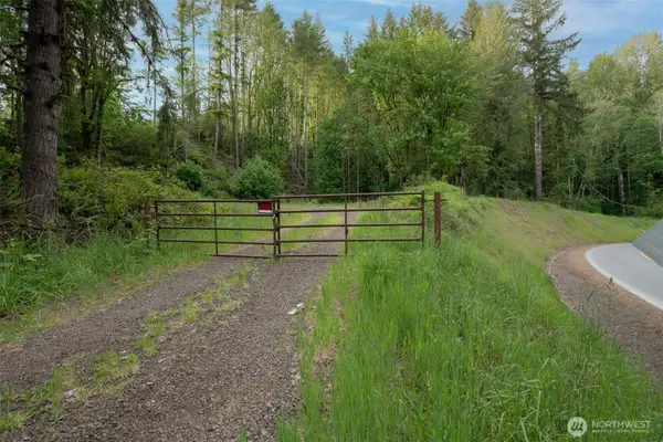 375 N Goble Creek Road, Kelso, WA 98626