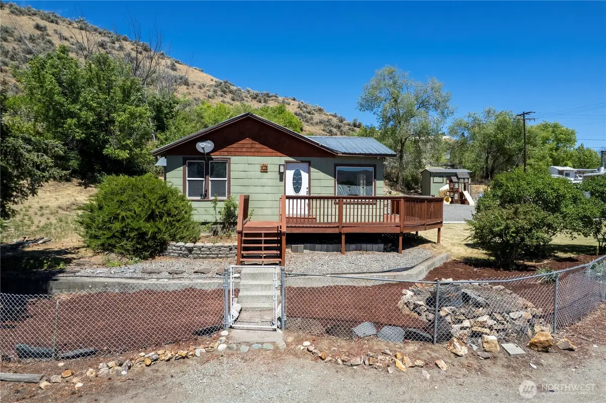 410 W Bartlett Street, Omak, WA 98841 - #1