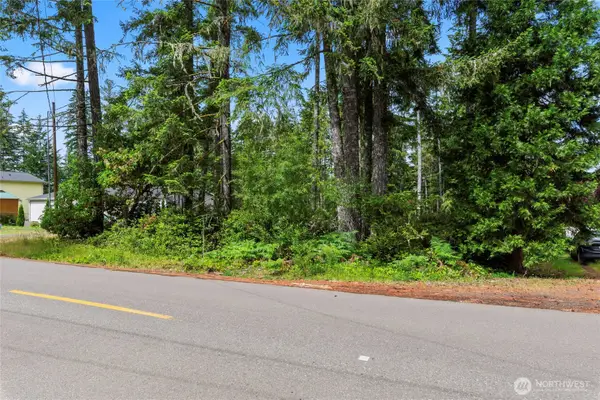 1870 E Trails End Drive #18, Belfair, WA 98528