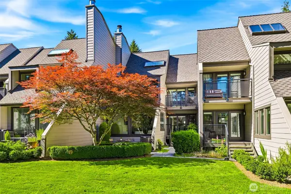 10327 NE 19th Place, Bellevue, WA 98004