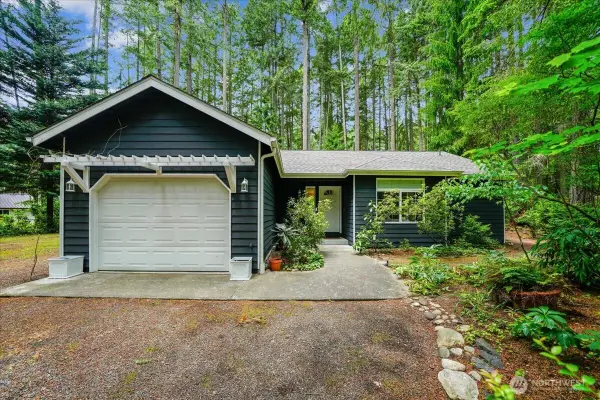 10002 Edgewood Drive, Anderson Island, WA 98303