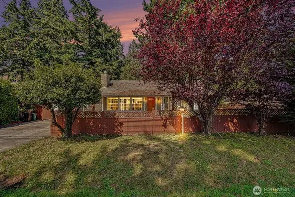 11557 8th Avenue Ne, Seattle, WA 98125