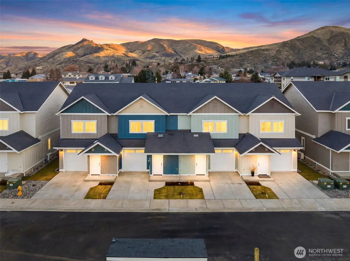 1075 Red Apple Road #E18, Wenatchee, WA 98801 - #1