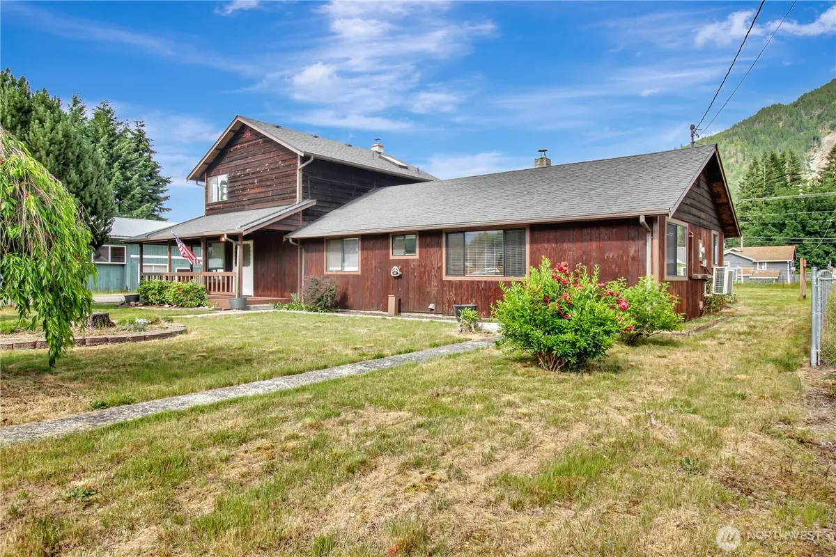 930 Commercial Avenue, Darrington, WA 98241 - #1