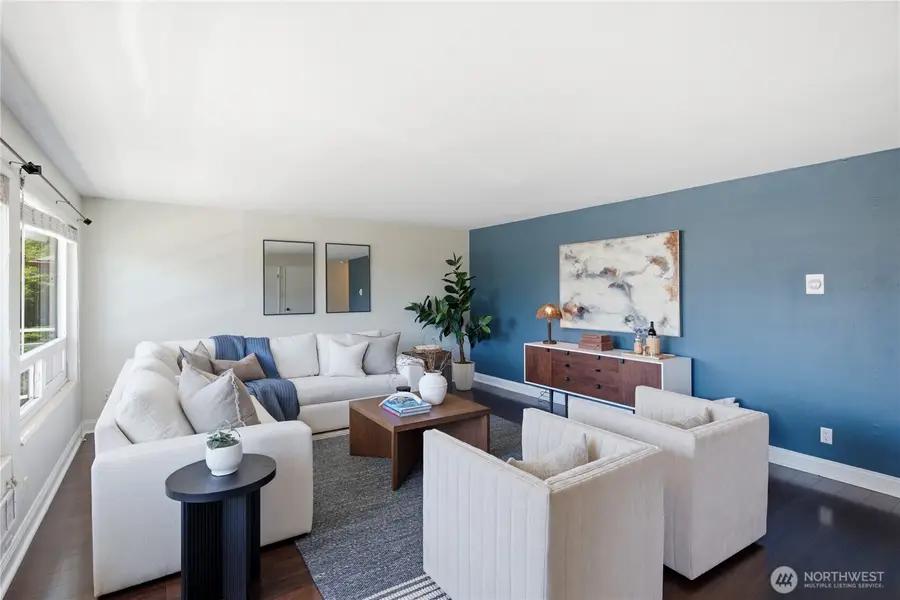 4324 Phinney Avenue N #3, Seattle, WA 98103 - #2