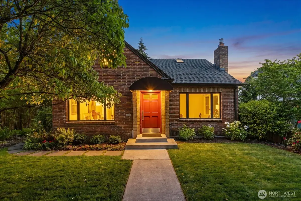 3033 45th Avenue Sw, Seattle, WA 98116 - #1