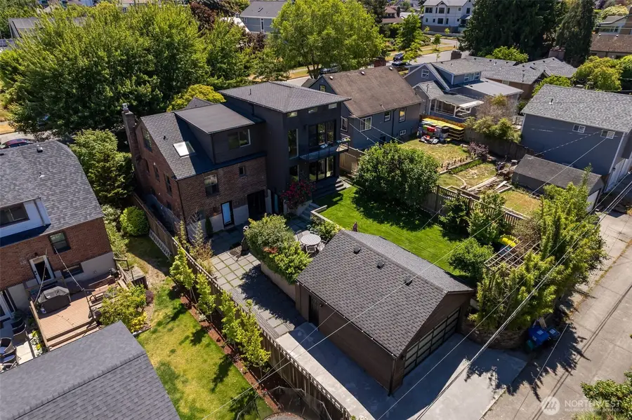 3033 45th Avenue Sw, Seattle, WA 98116 - #3