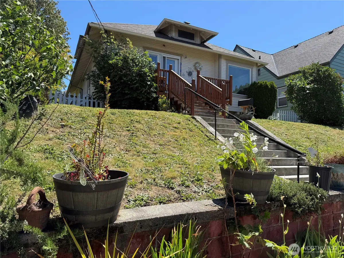 914 Pacific Avenue, Bremerton, WA 98337 - #1