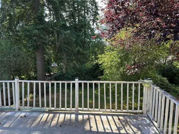 15833 15th Avenue Ne, Shoreline, WA 98155