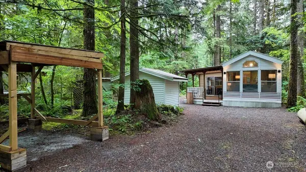 180 Big River Boulevard E, Deming, WA 98244