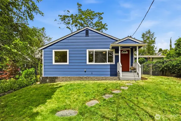 2722 NE Blakeley Street, Seattle, WA 98105