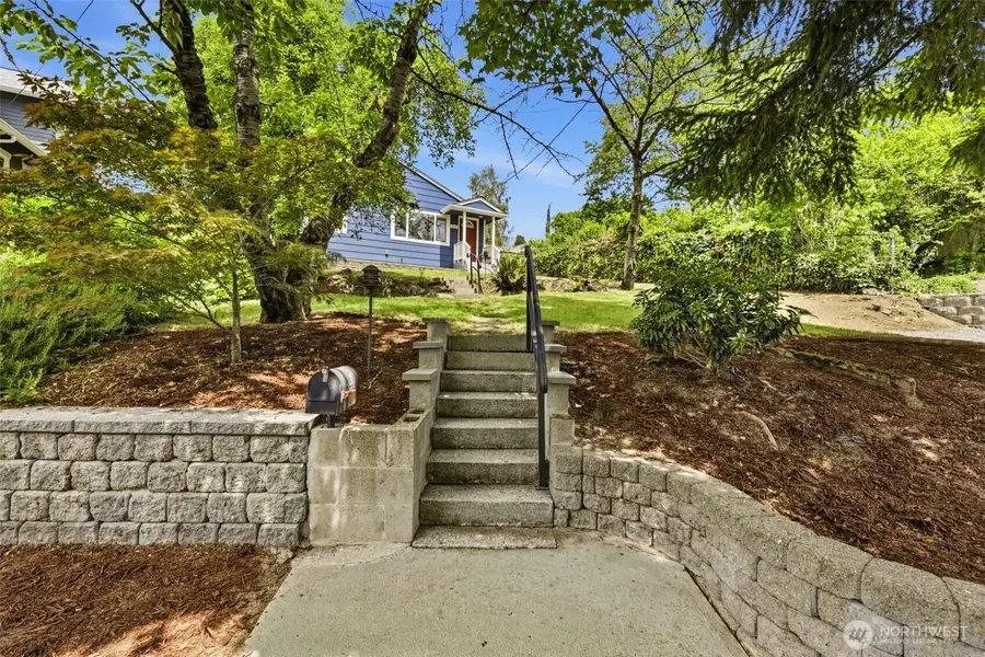 2722 NE Blakeley Street, Seattle, WA 98105 - #2